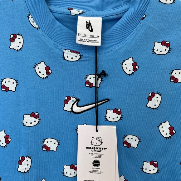 Nike x Hello Kitty® limited edition T-shirt, size XS fits like a S/M - Picture 3 of 6